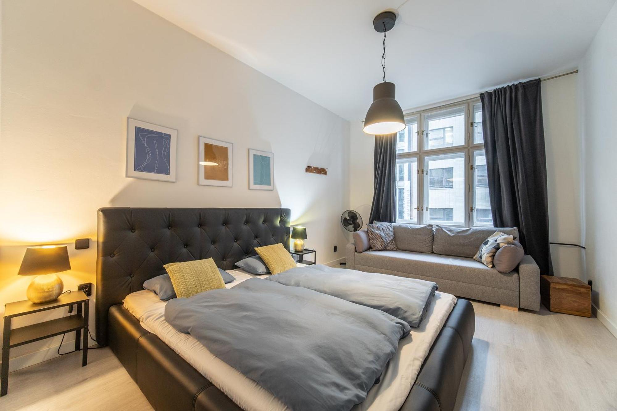 Sunny Central Apartment On Wenceslas Square By Easybnb Прага Экстерьер фото